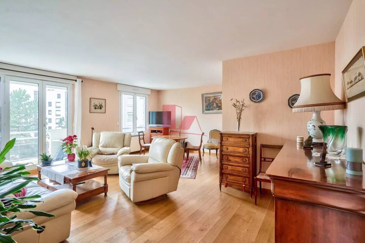 Appartement à ISSY-LES-MOULINEAUX