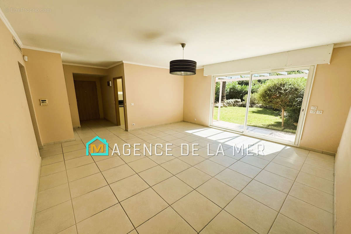 Appartement à MANDELIEU-LA-NAPOULE