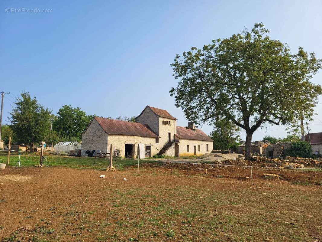 Maison à CAYLUS