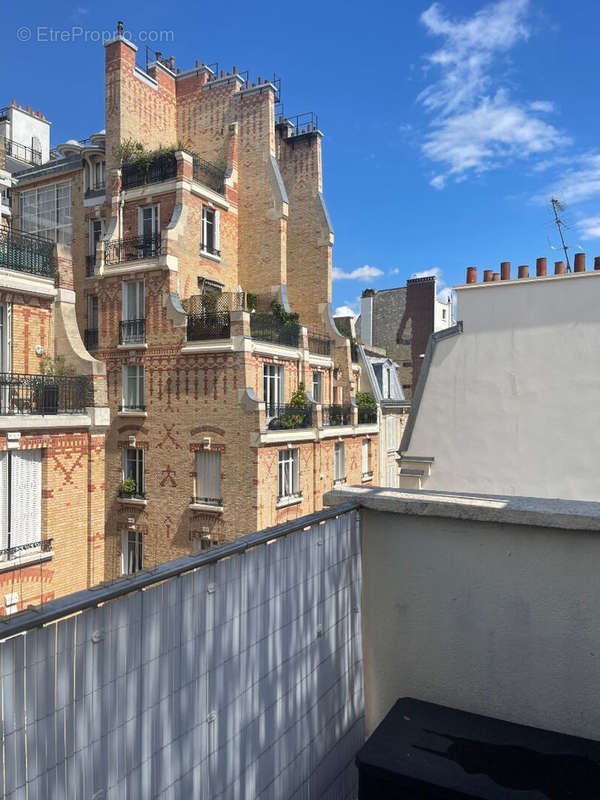 Appartement à PARIS-16E