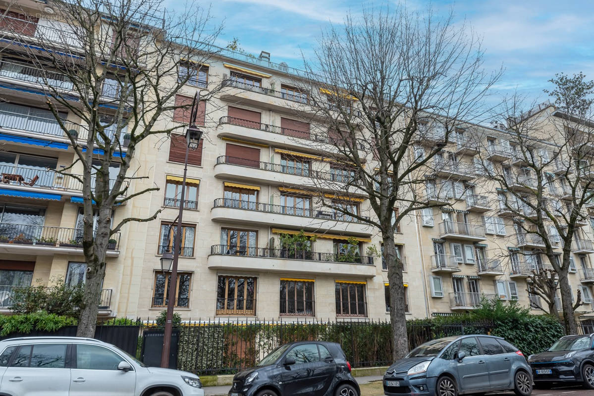 Appartement à NEUILLY-SUR-SEINE