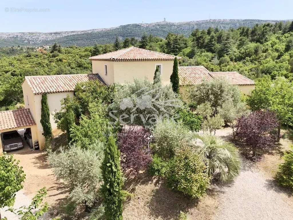 Maison à SAINT-MAXIMIN-LA-SAINTE-BAUME