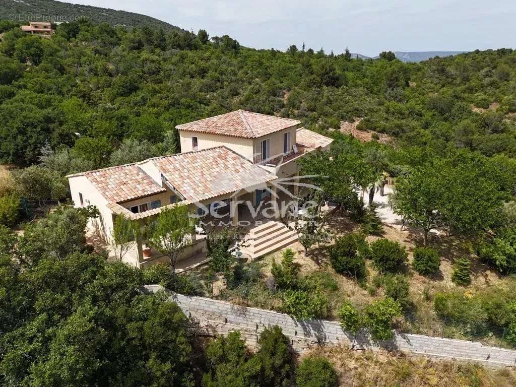 Maison à SAINT-MAXIMIN-LA-SAINTE-BAUME