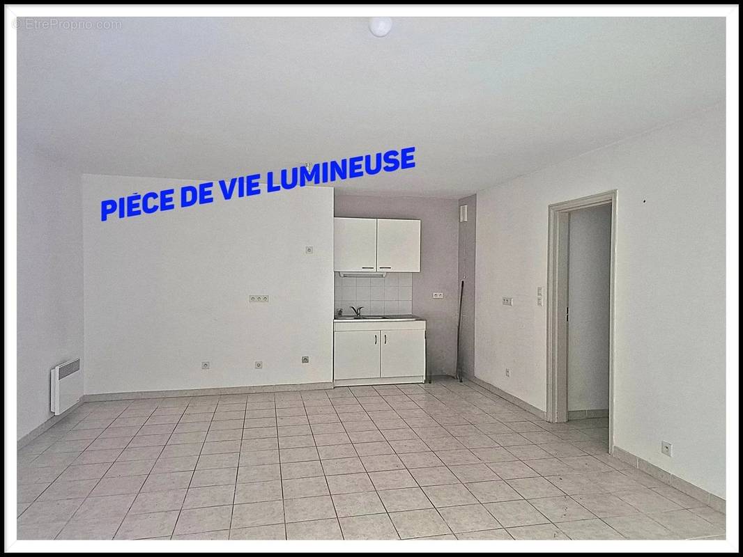 Appartement à BAGNOLS-SUR-CEZE