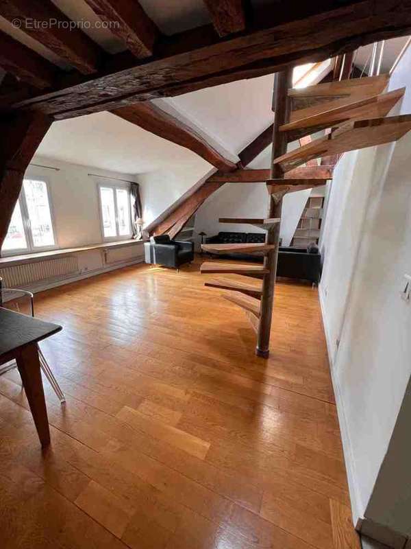 Appartement à PARIS-11E