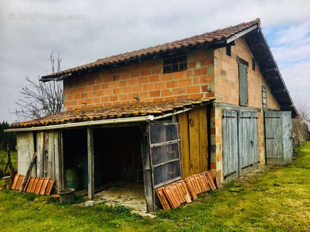 Maison à CASTERA-VIGNOLES