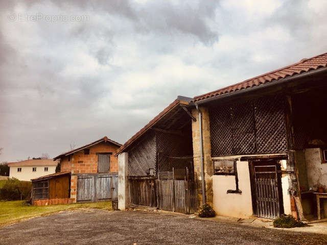 Maison à CASTERA-VIGNOLES