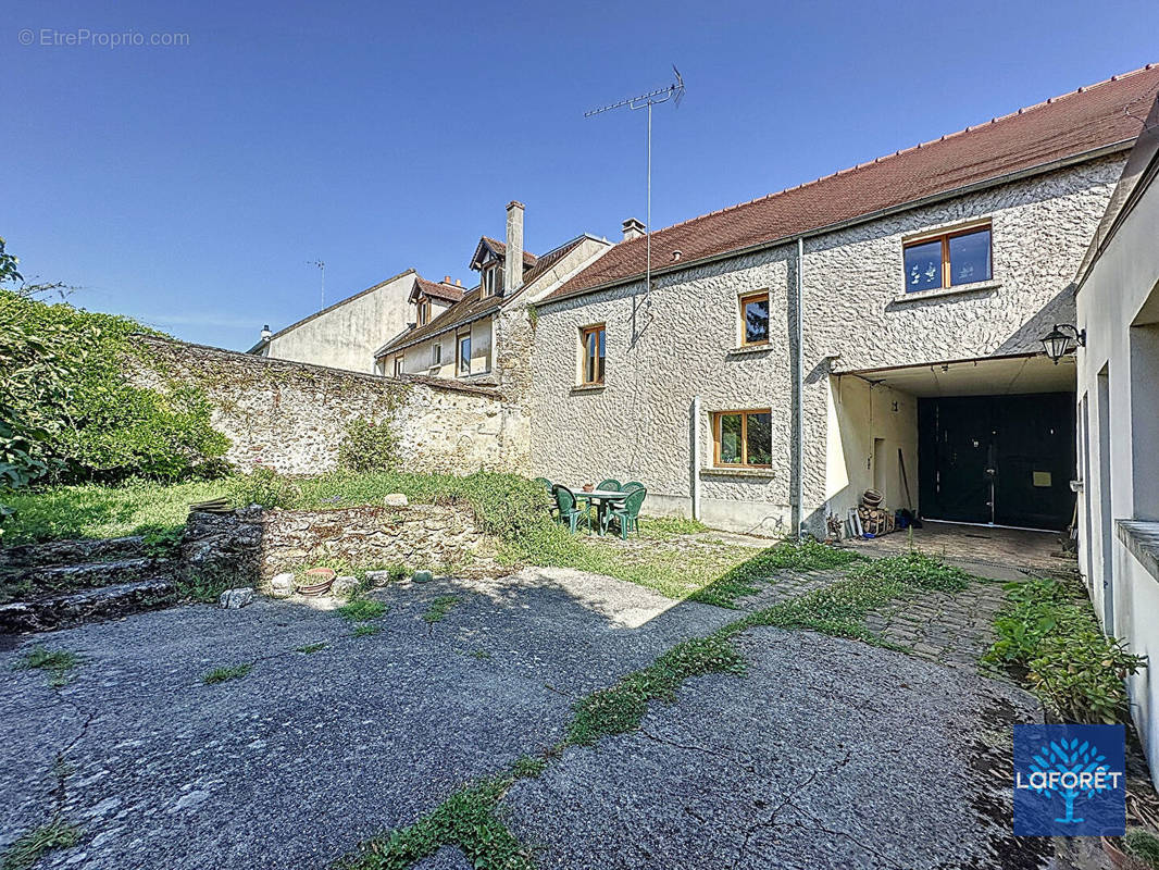 Maison à LEUVILLE-SUR-ORGE