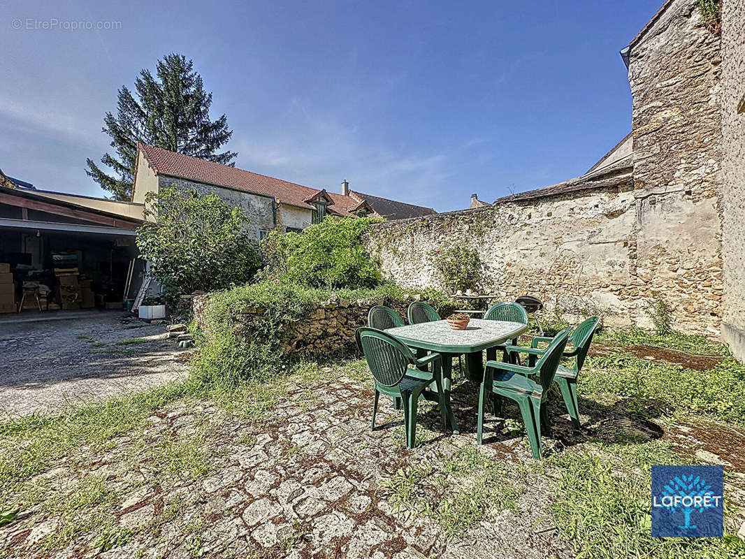 Maison à LEUVILLE-SUR-ORGE