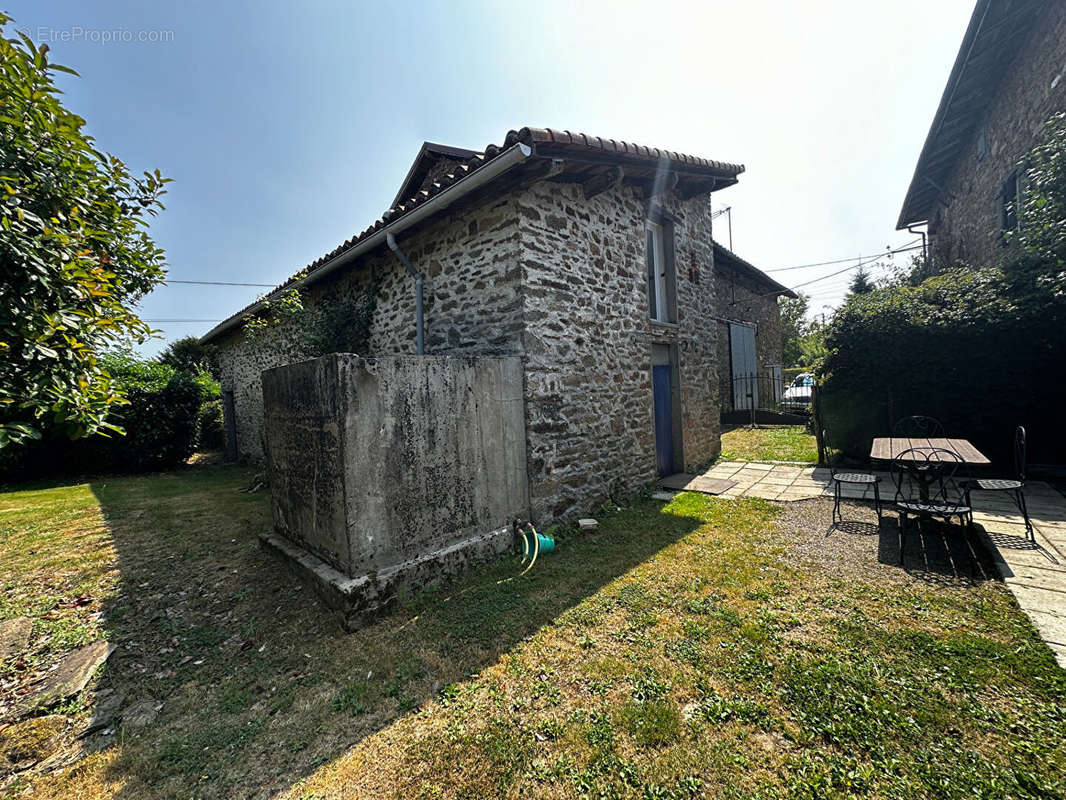 Maison à ORADOUR-SUR-VAYRES