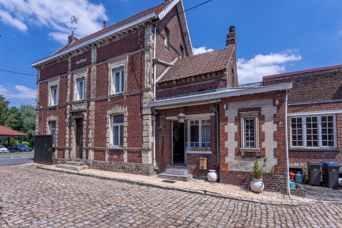 Appartement à THIANT