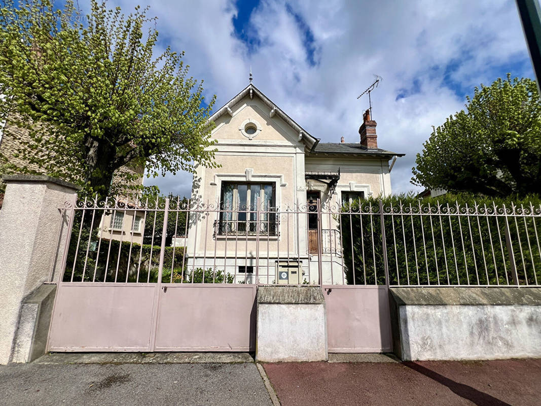 Maison à CORBEIL-ESSONNES