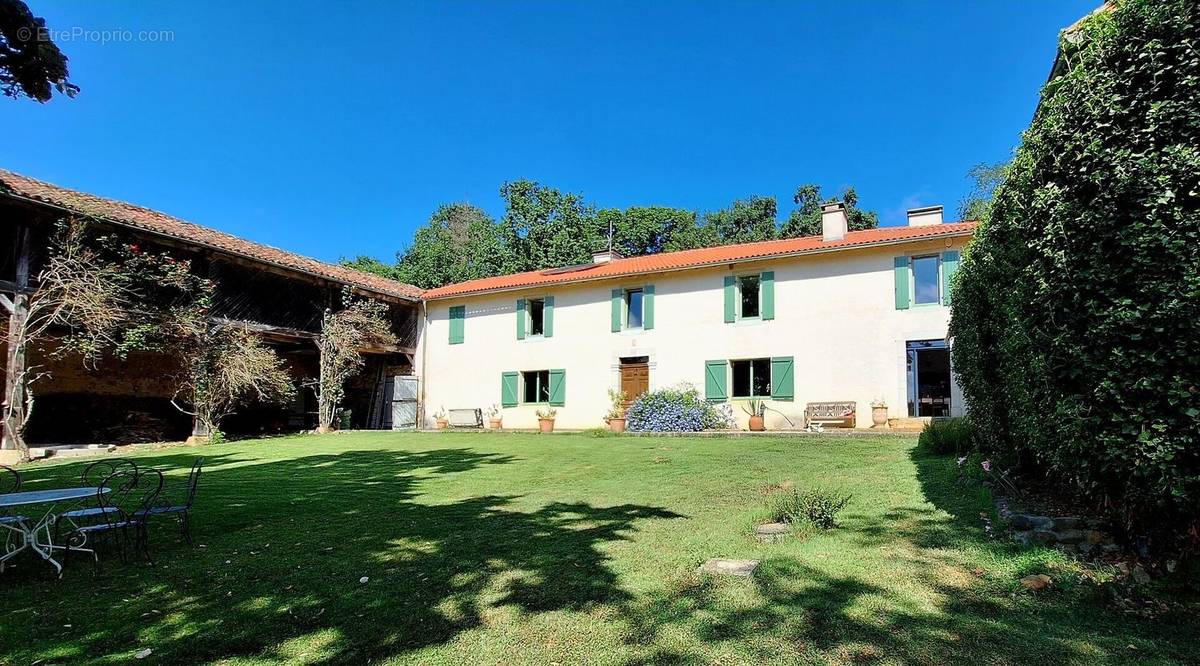 detached houe tbuildings - Maison à BALESTA