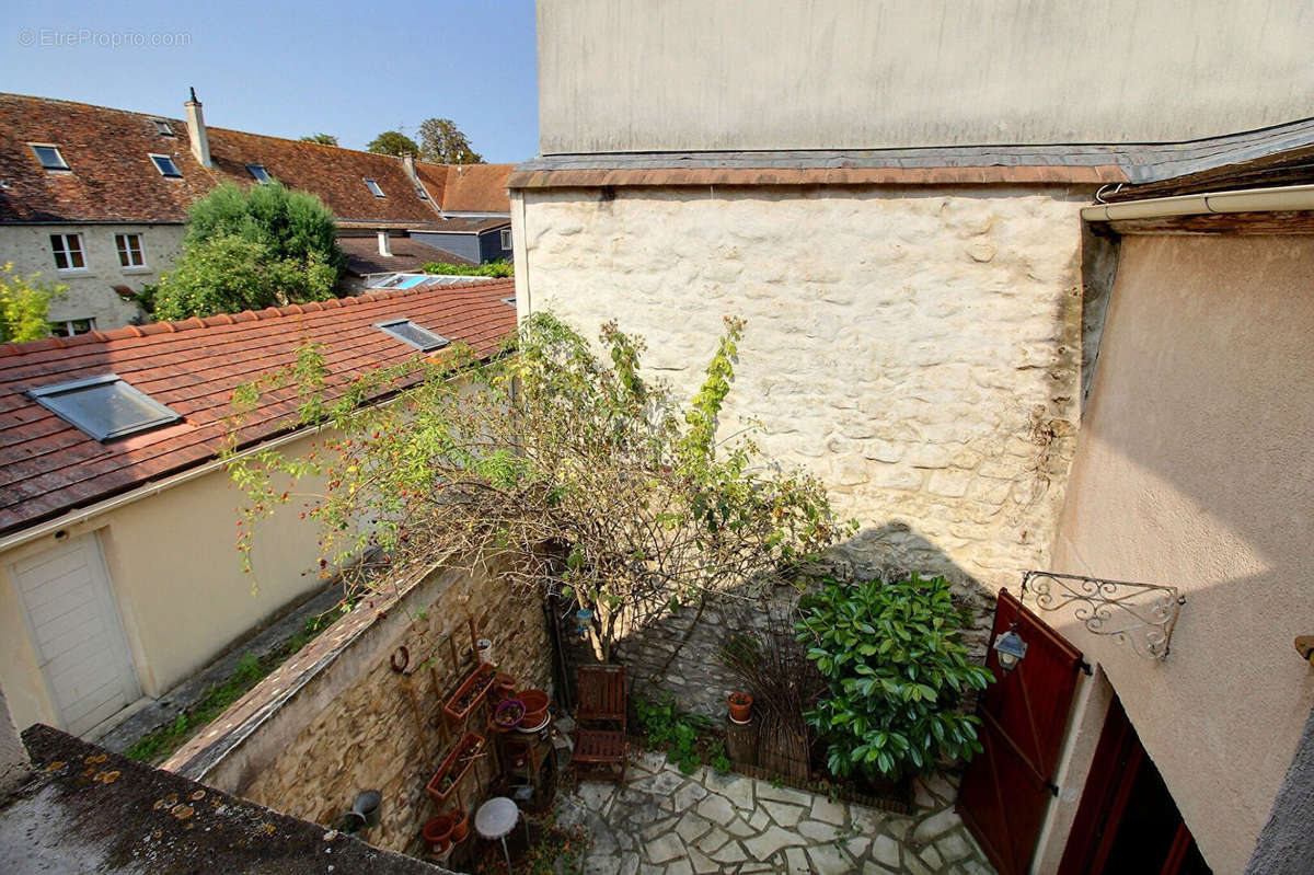 Maison à VERNEUIL-SUR-SEINE