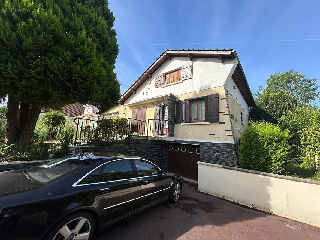 Maison à LOUVRES