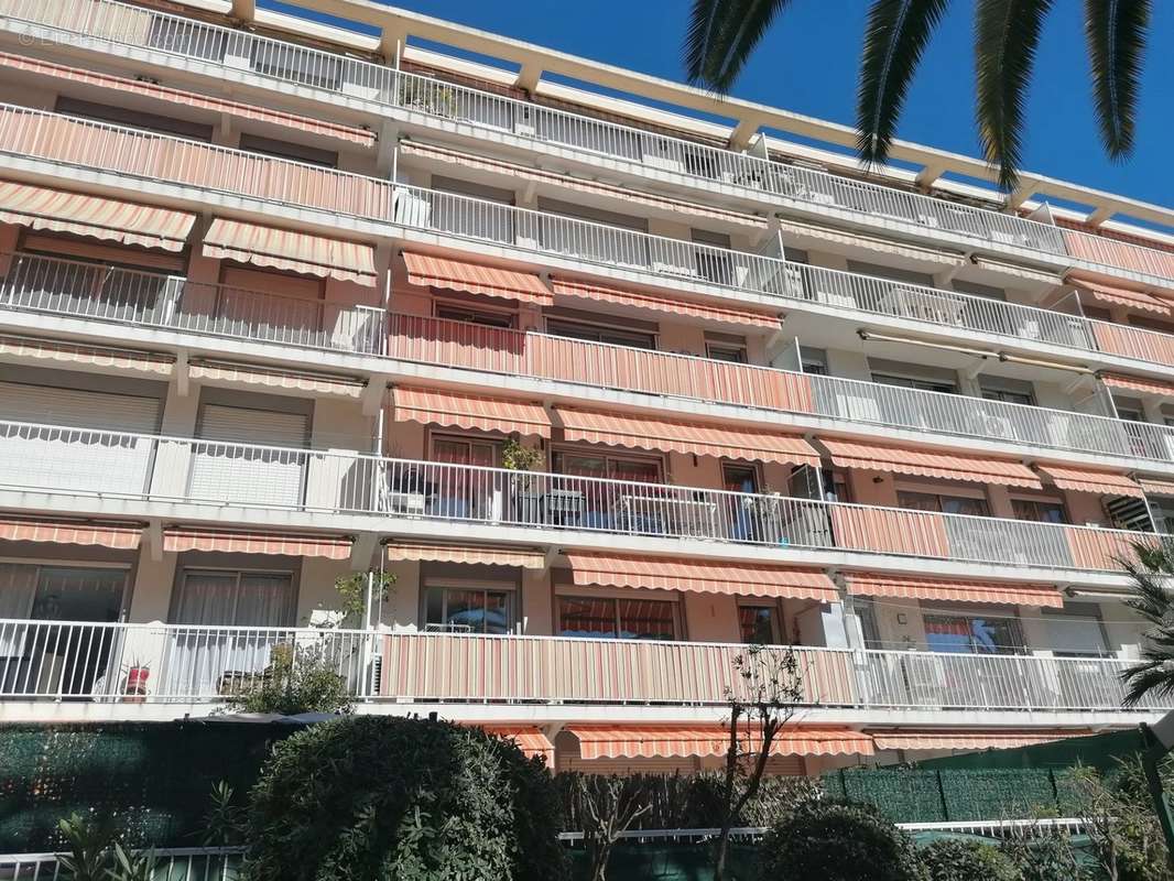 Appartement à VALLAURIS