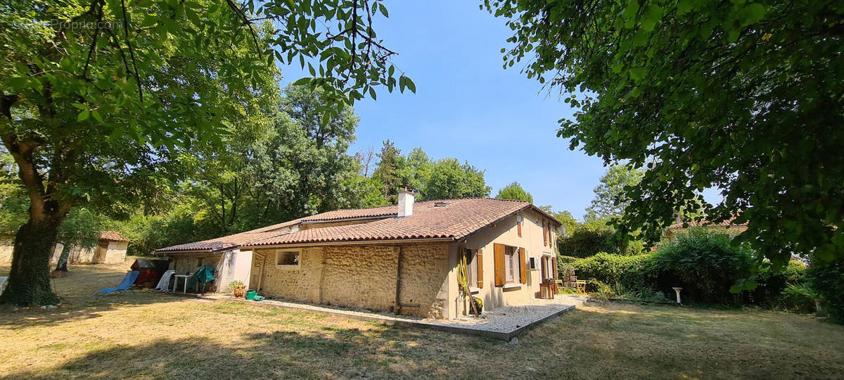 Charente maison a vendre for sale. House for sale  - Maison à CHALAIS