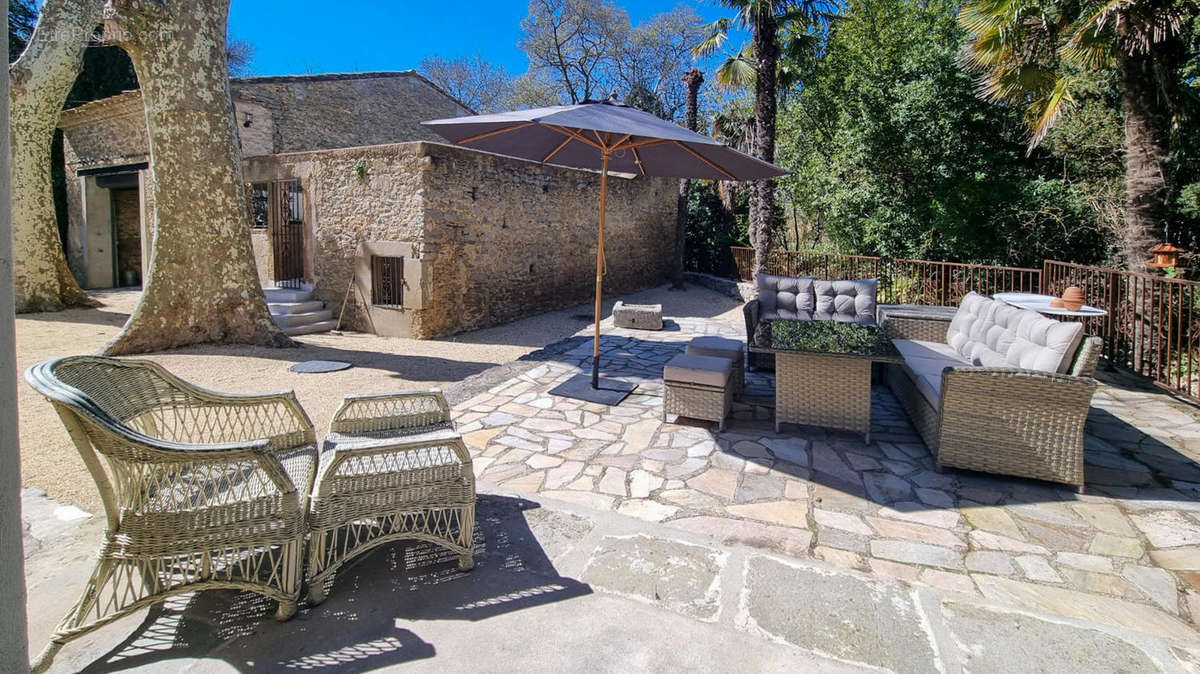 terrasse - Maison à BOUILHONNAC