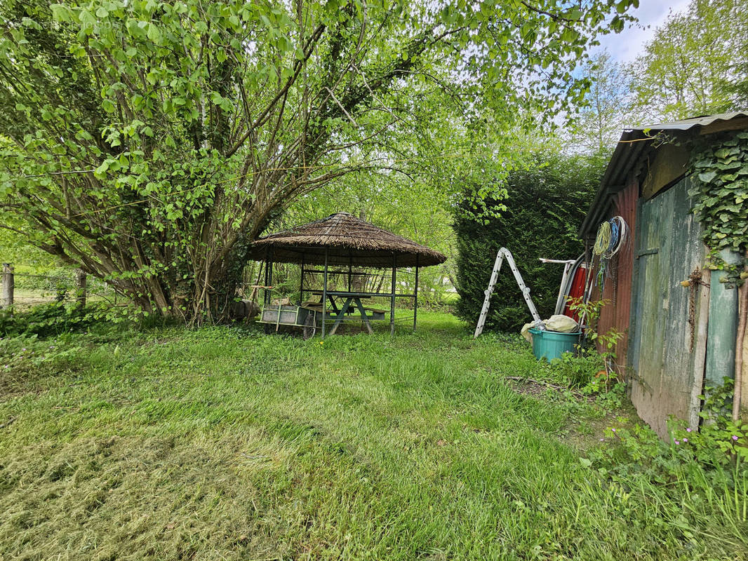 Terrain à VILLENEUVE-SUR-BELLOT