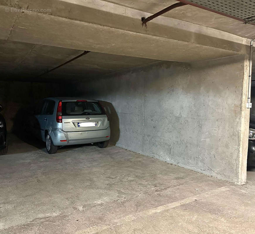 Parking à PARIS-5E