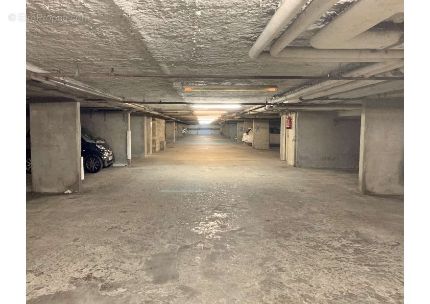 Parking à PARIS-5E