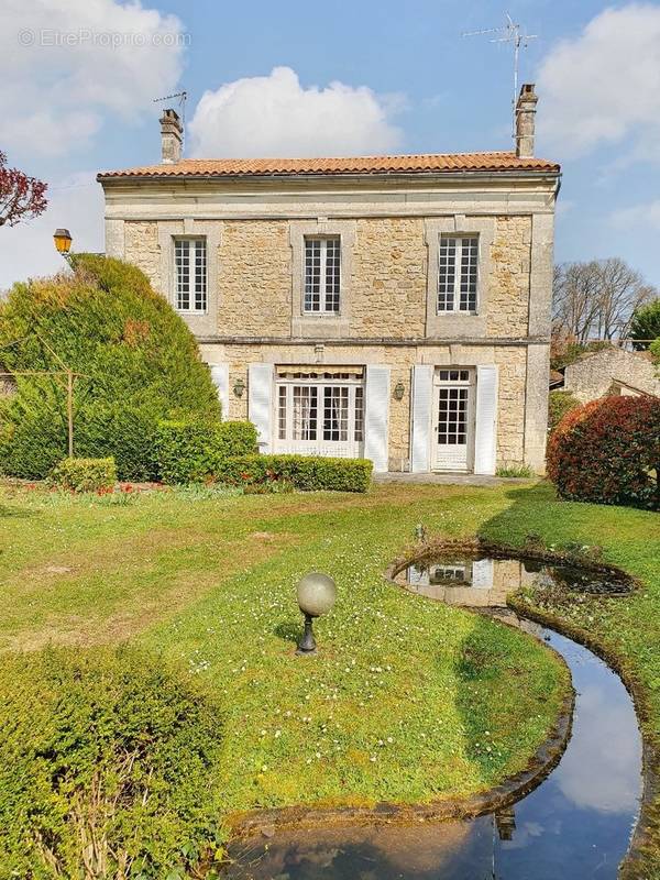 Maison à CHAZELLES