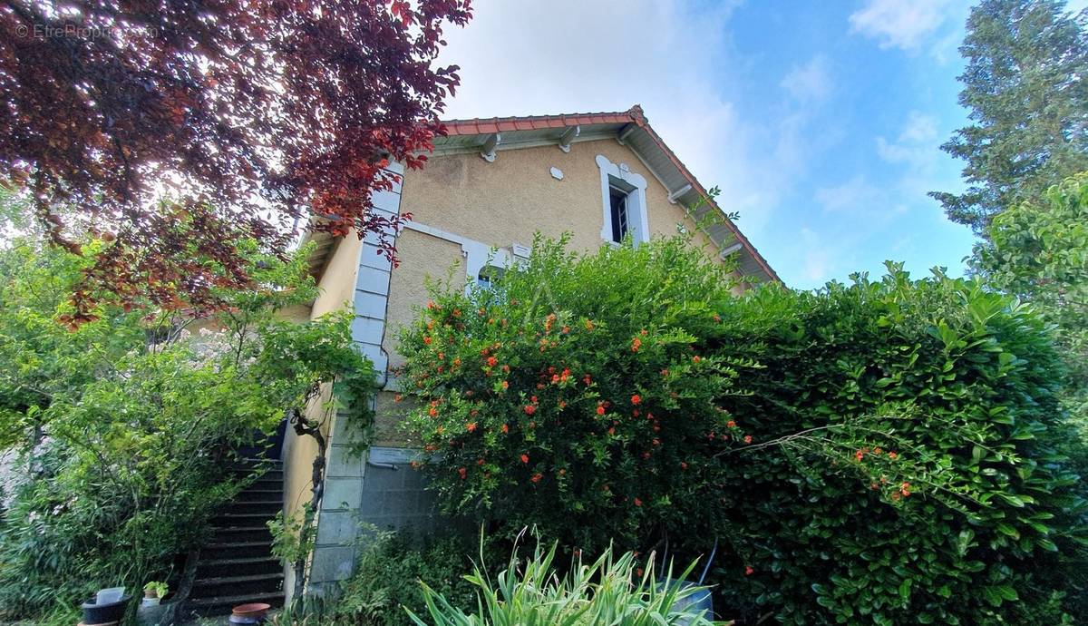 Maison à RUELLE-SUR-TOUVRE