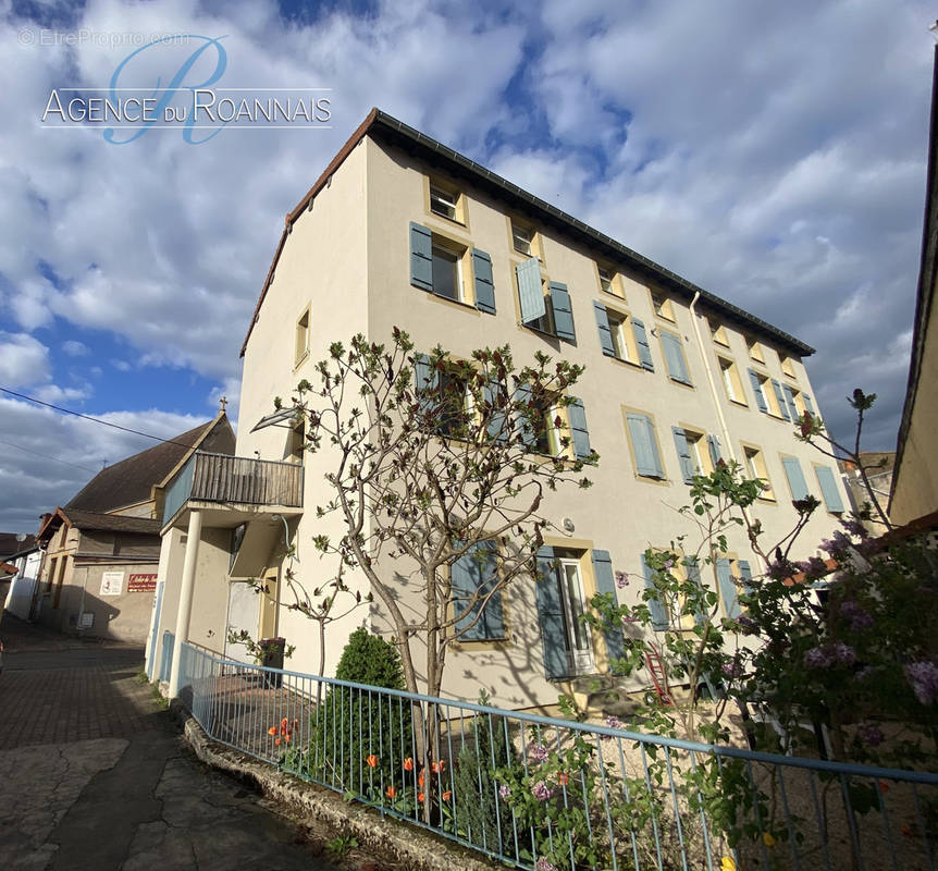 Appartement à CHARLIEU