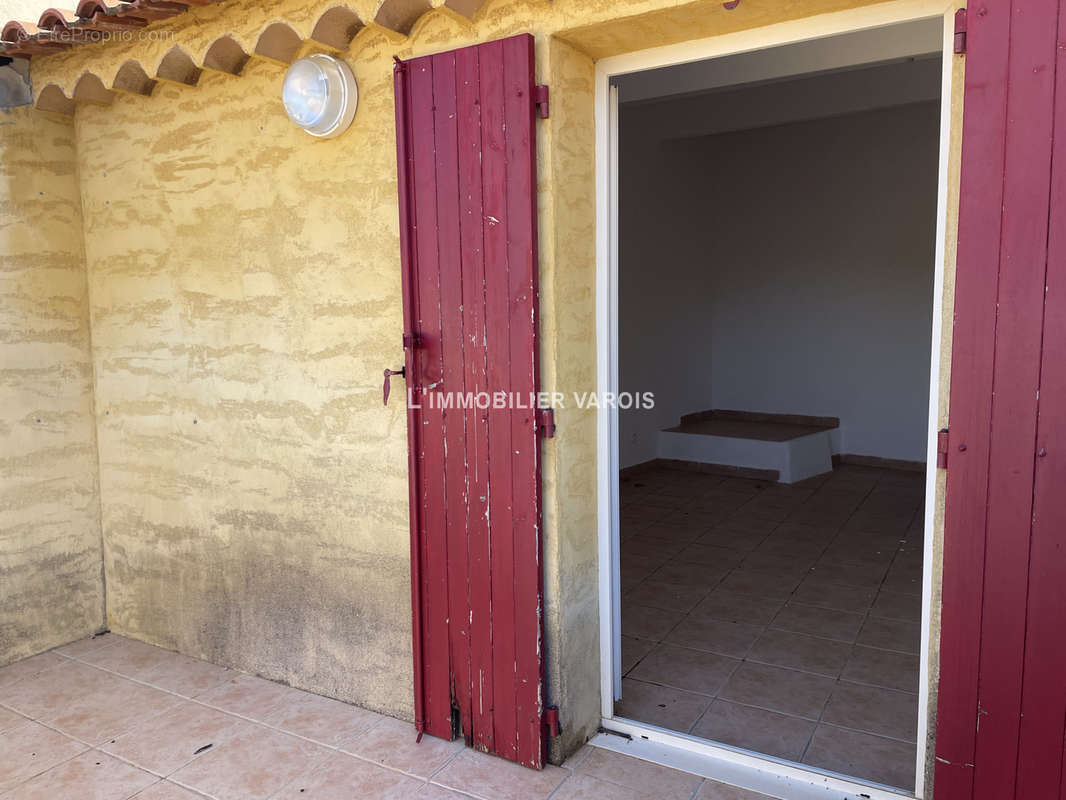 Maison à COLLOBRIERES