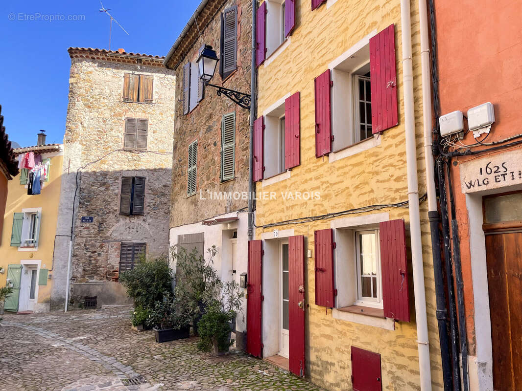 Maison à COLLOBRIERES