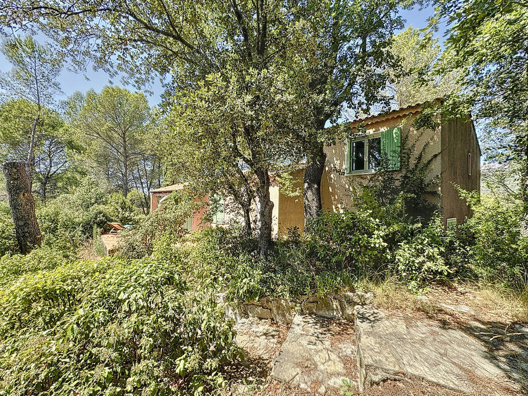 Maison à CHATEAUNEUF-LE-ROUGE