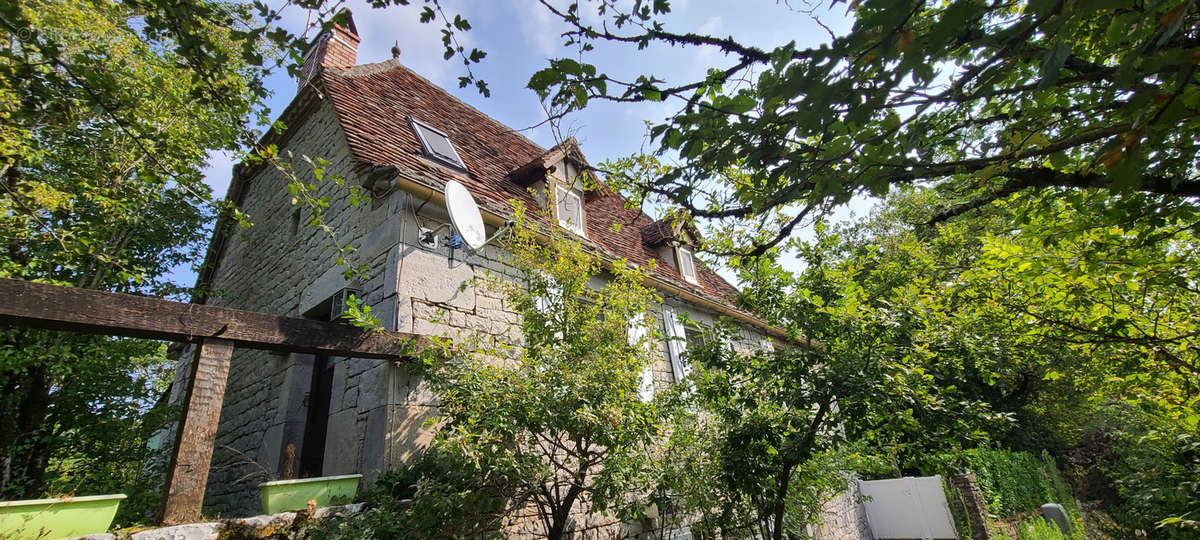 Maison à MAYRINHAC-LENTOUR