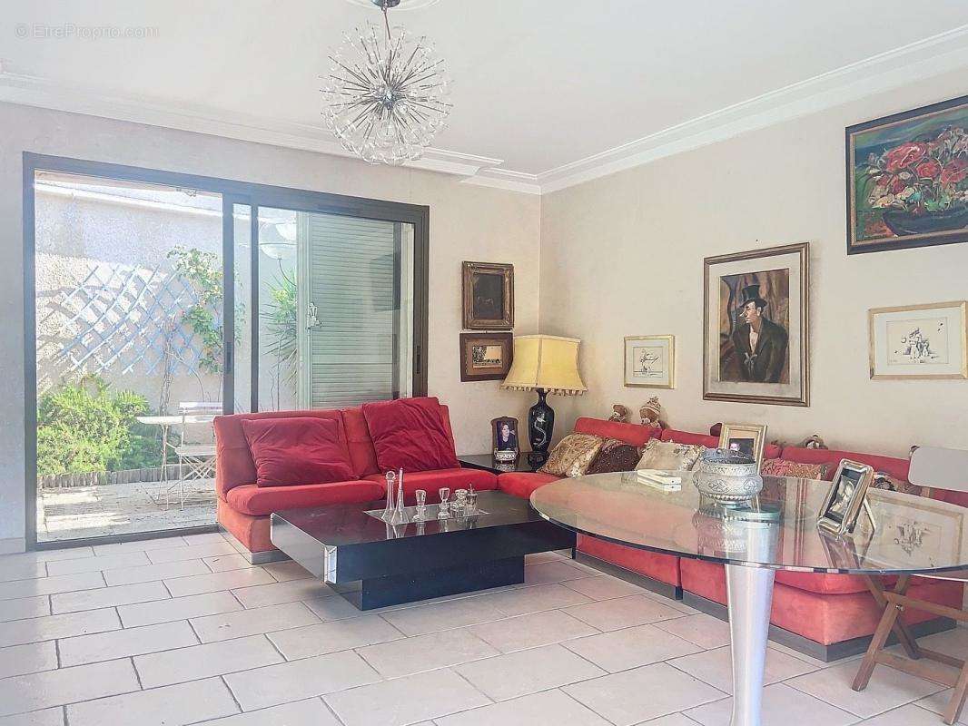 Appartement à VILLENEUVE-LOUBET