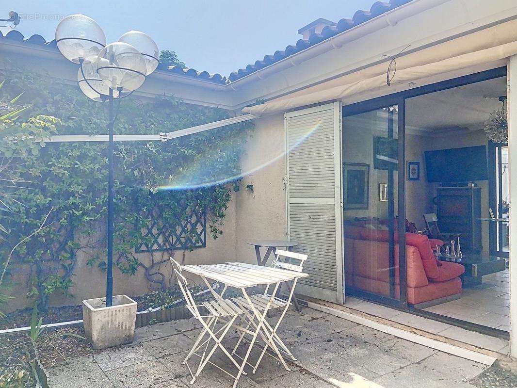 Appartement à VILLENEUVE-LOUBET