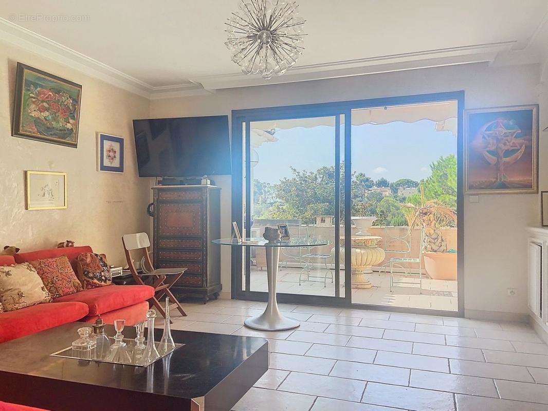 Appartement à VILLENEUVE-LOUBET