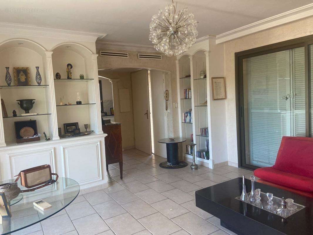 Appartement à VILLENEUVE-LOUBET