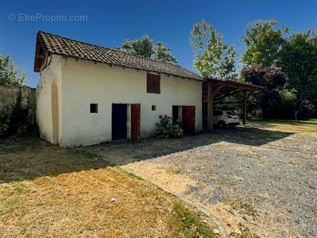 Maison à NEUVIC