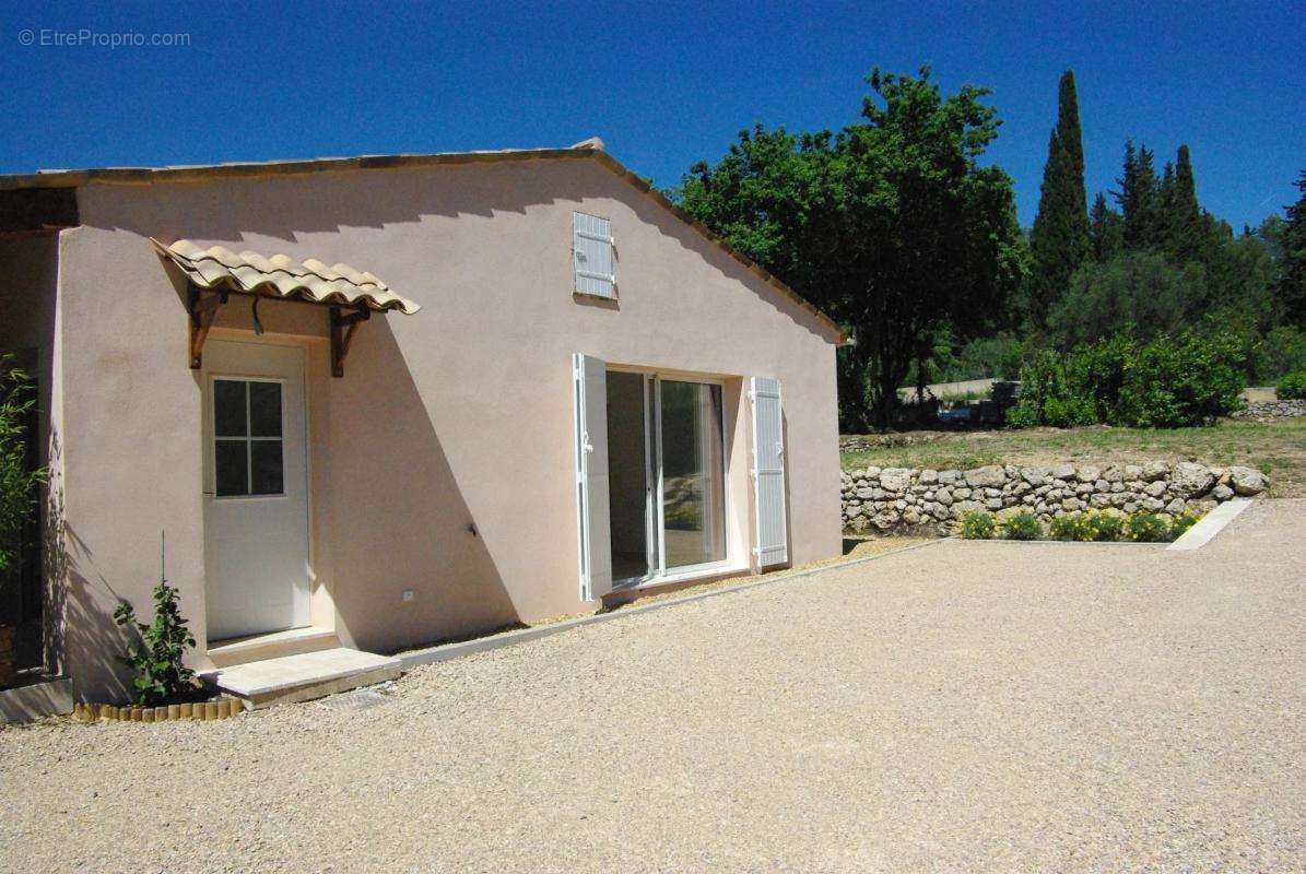 Maison à CHATEAUNEUF-GRASSE