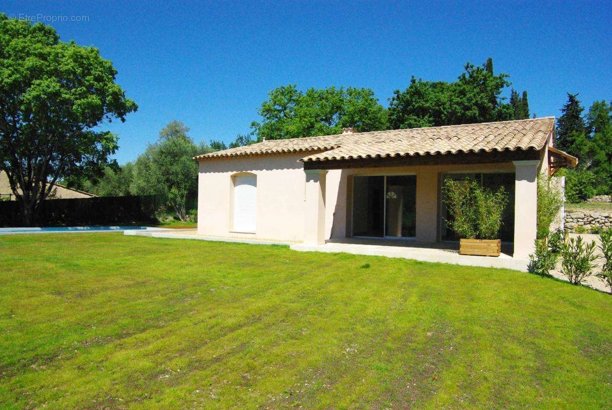 Maison à CHATEAUNEUF-GRASSE