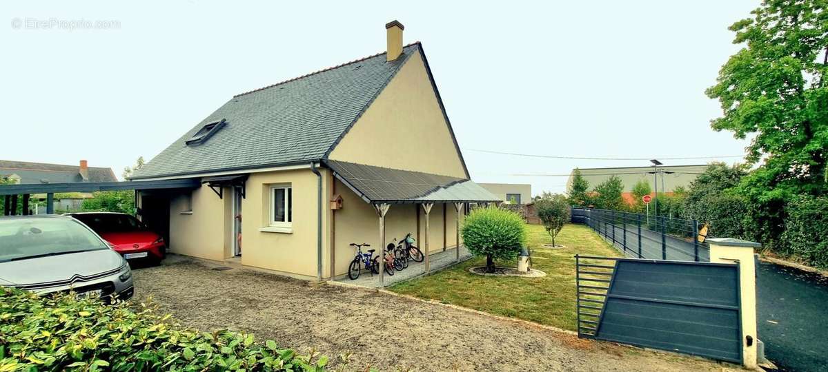 Maison à BEAULIEU-SUR-LAYON