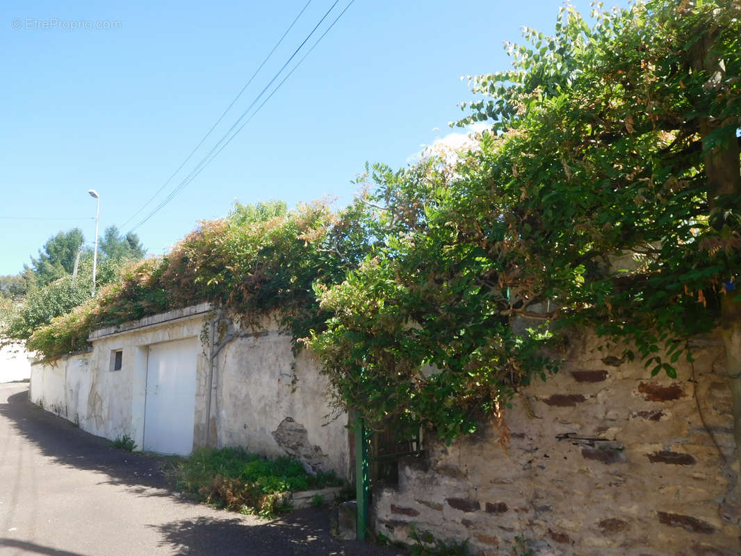 Maison à SAINT-YRIEIX-LA-PERCHE