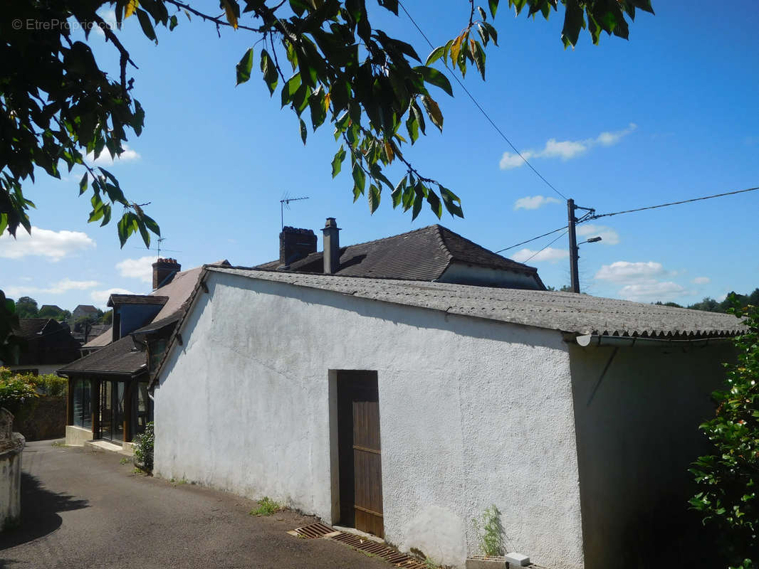 Maison à SAINT-YRIEIX-LA-PERCHE