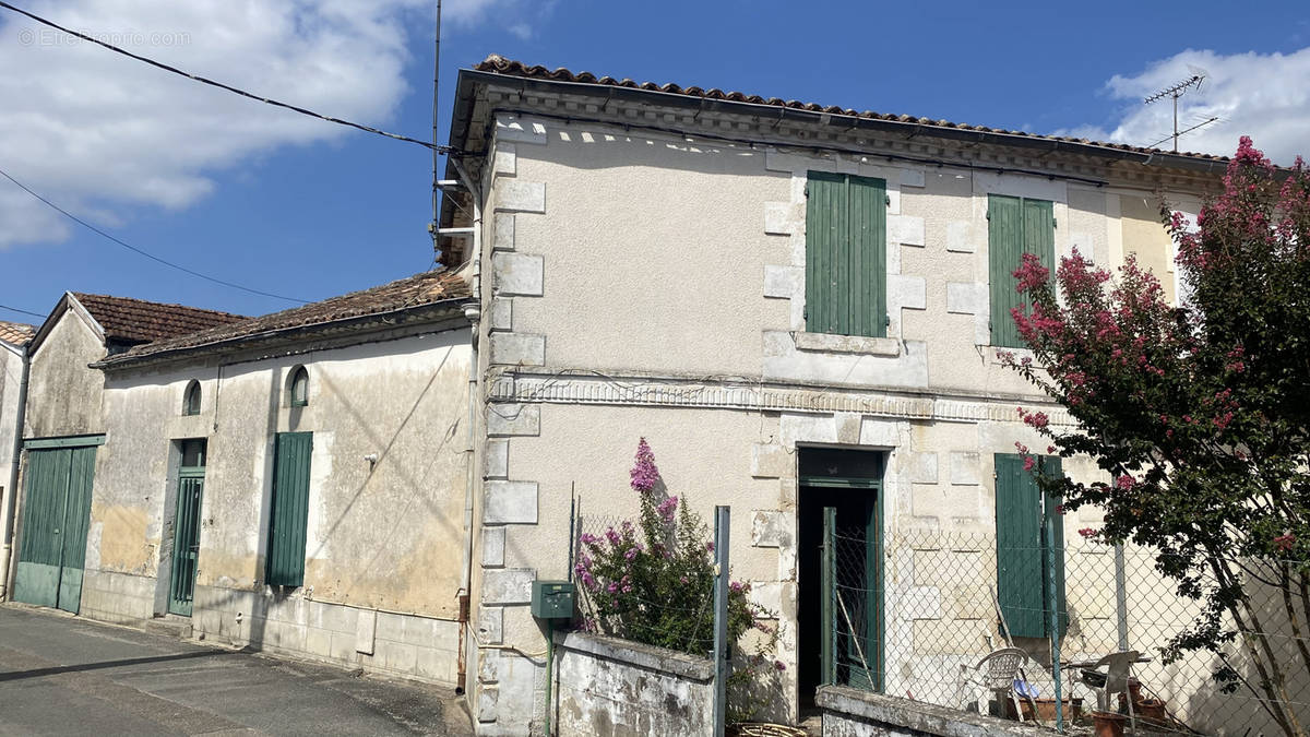 Maison à SAINT-SYMPHORIEN