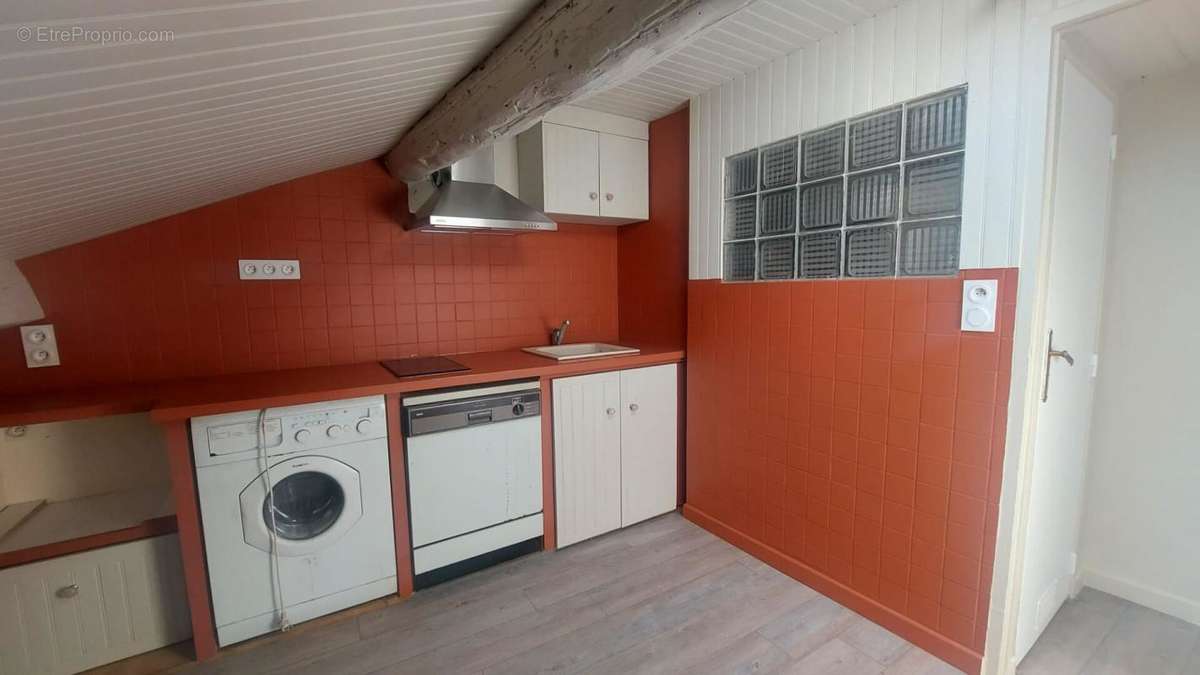 Appartement à MARSEILLE-1E