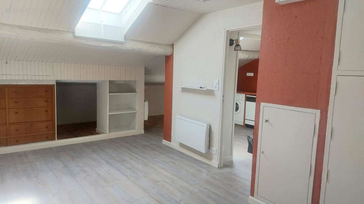 Appartement à MARSEILLE-1E