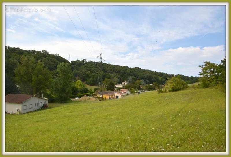 Terrain à BON-ENCONTRE