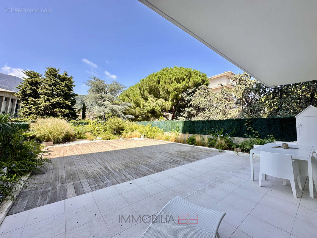 Appartement à ROQUEBRUNE-CAP-MARTIN