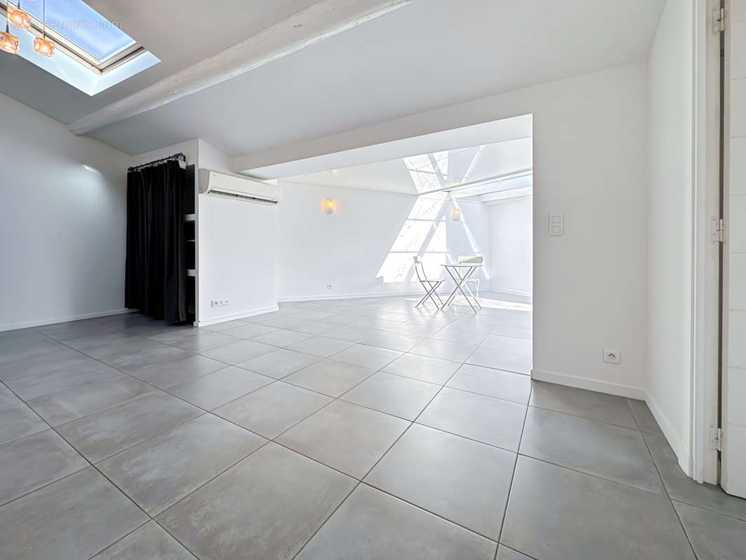 Appartement à MARSEILLE-9E