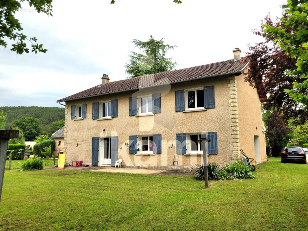 Maison à ANTONNE-ET-TRIGONANT