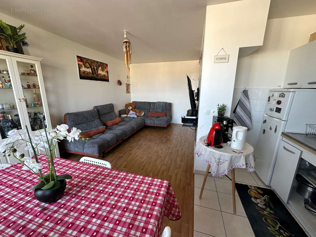 Appartement à COMBS-LA-VILLE